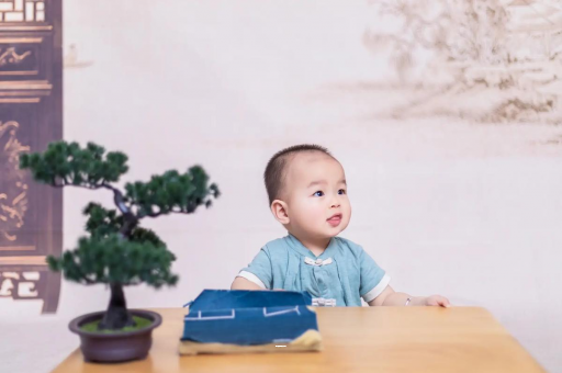 安顺五个月宝宝可以站吗